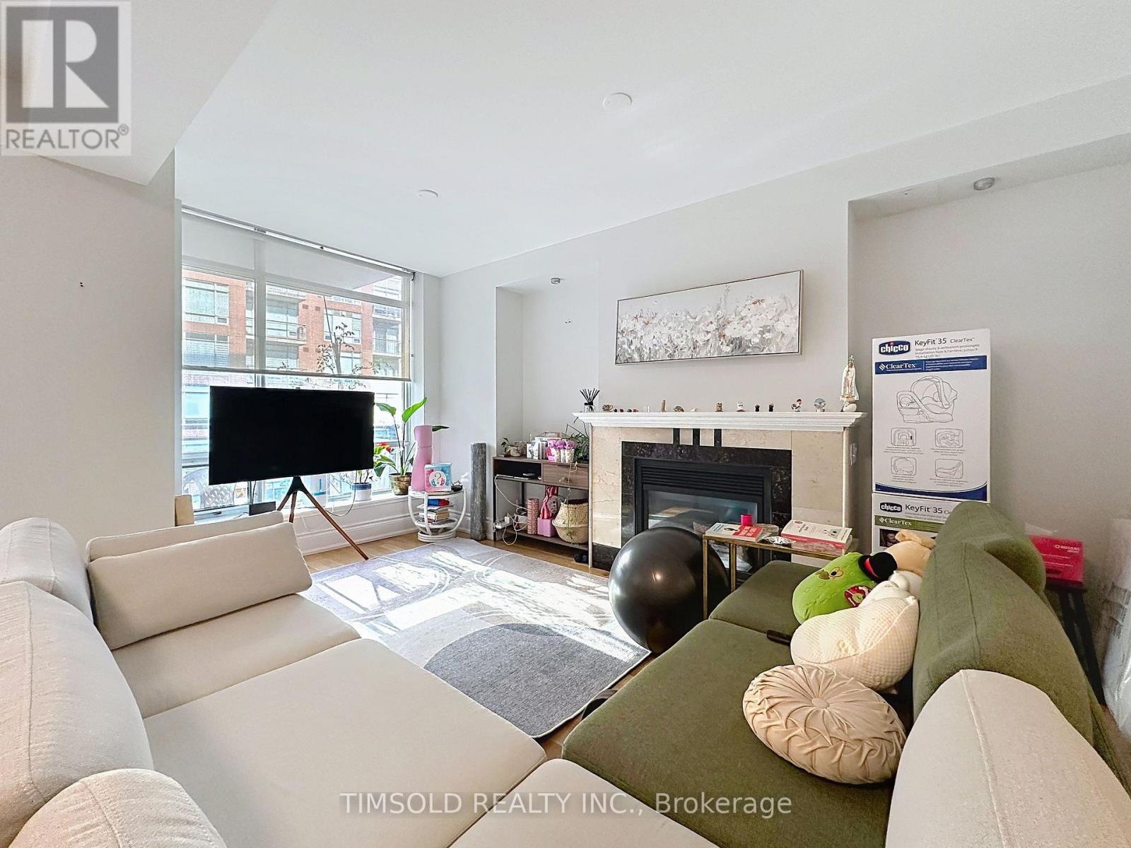 #708W 500 QUEENS QUAY W - 19