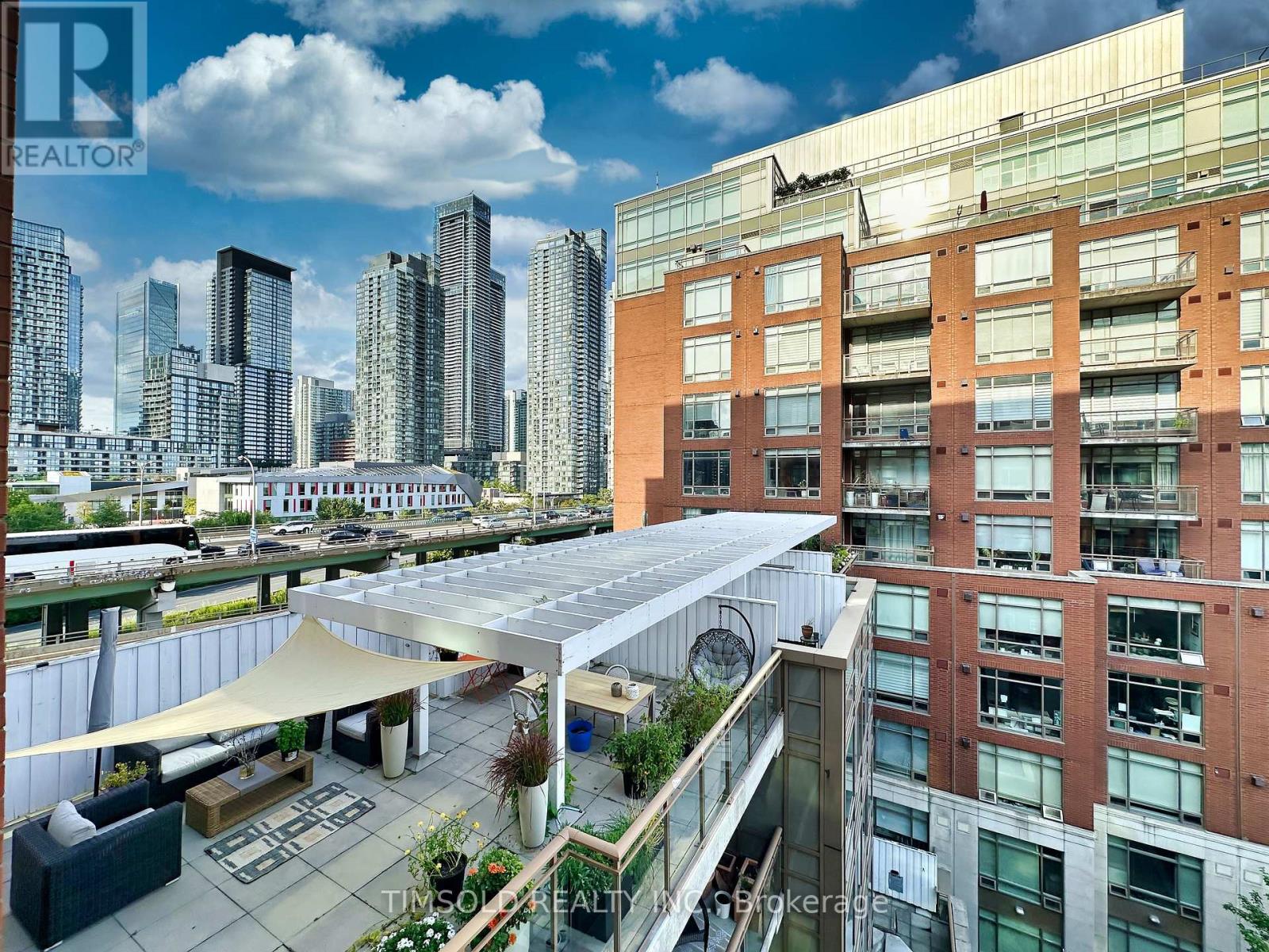#708W 500 QUEENS QUAY W - 3