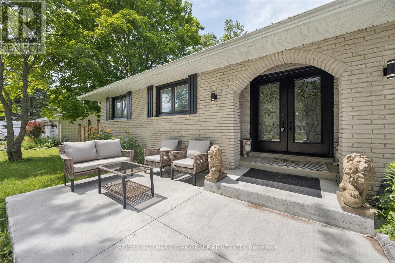 28 MAIN STREET - Image 5