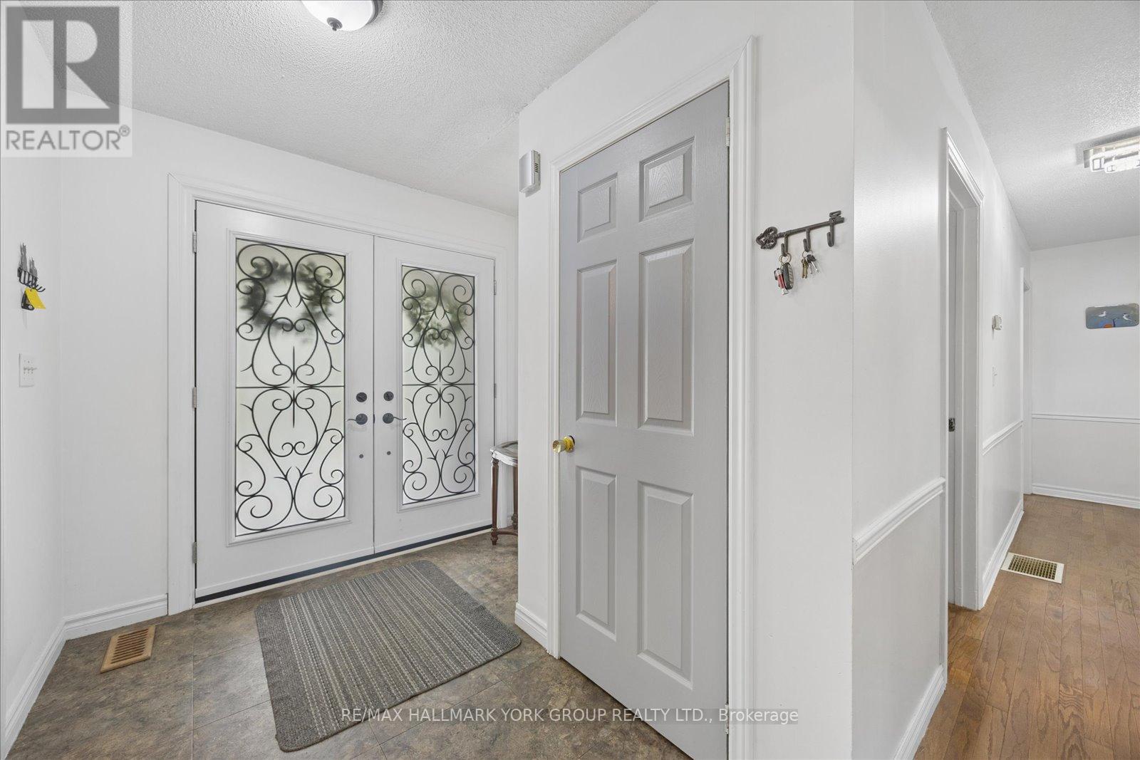 28 MAIN STREET - Image 6
