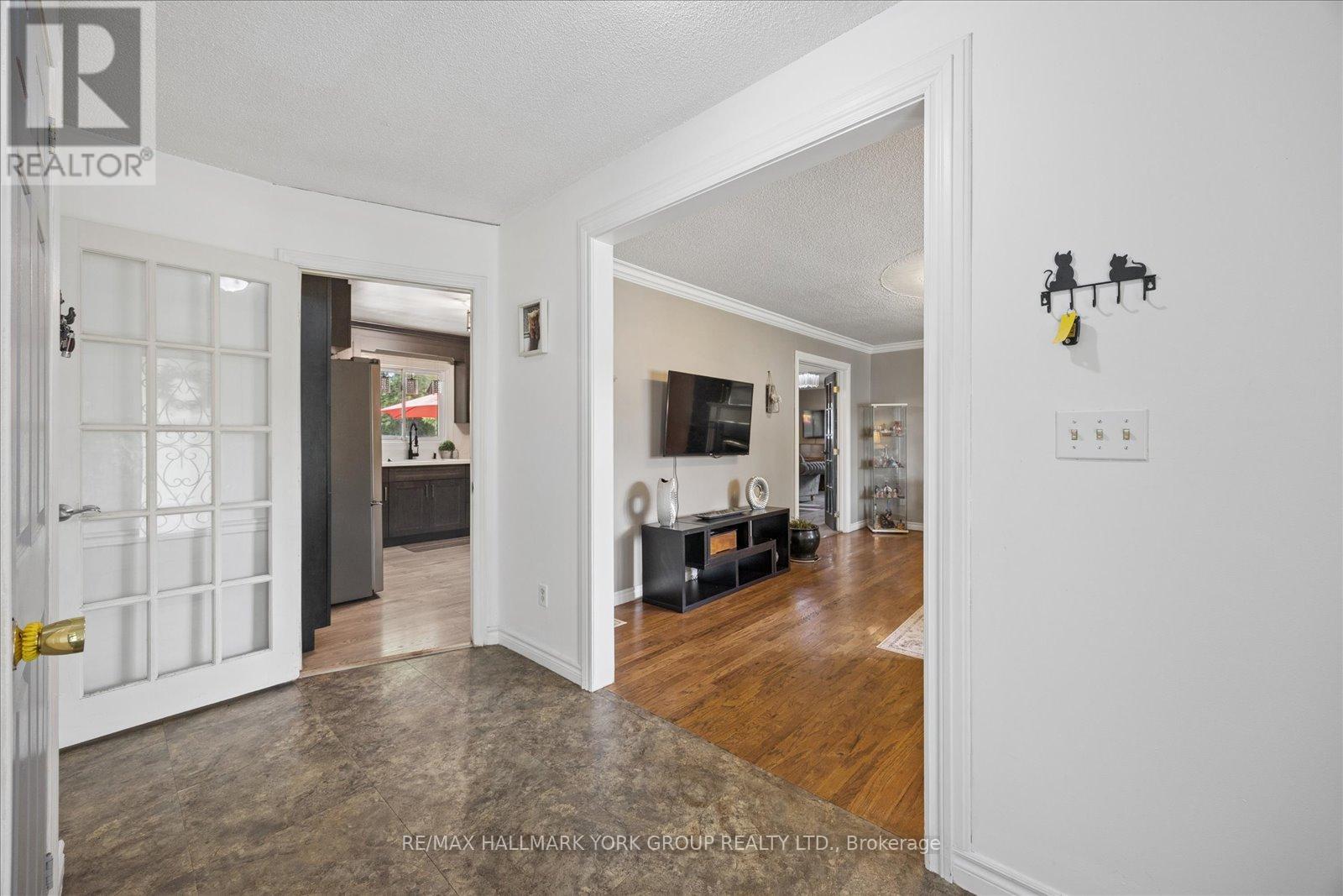 28 MAIN STREET - Image 7
