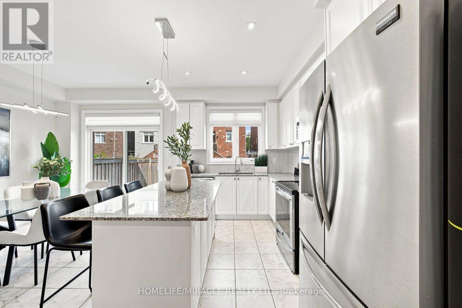 14 ZENITH AVENUE - 10