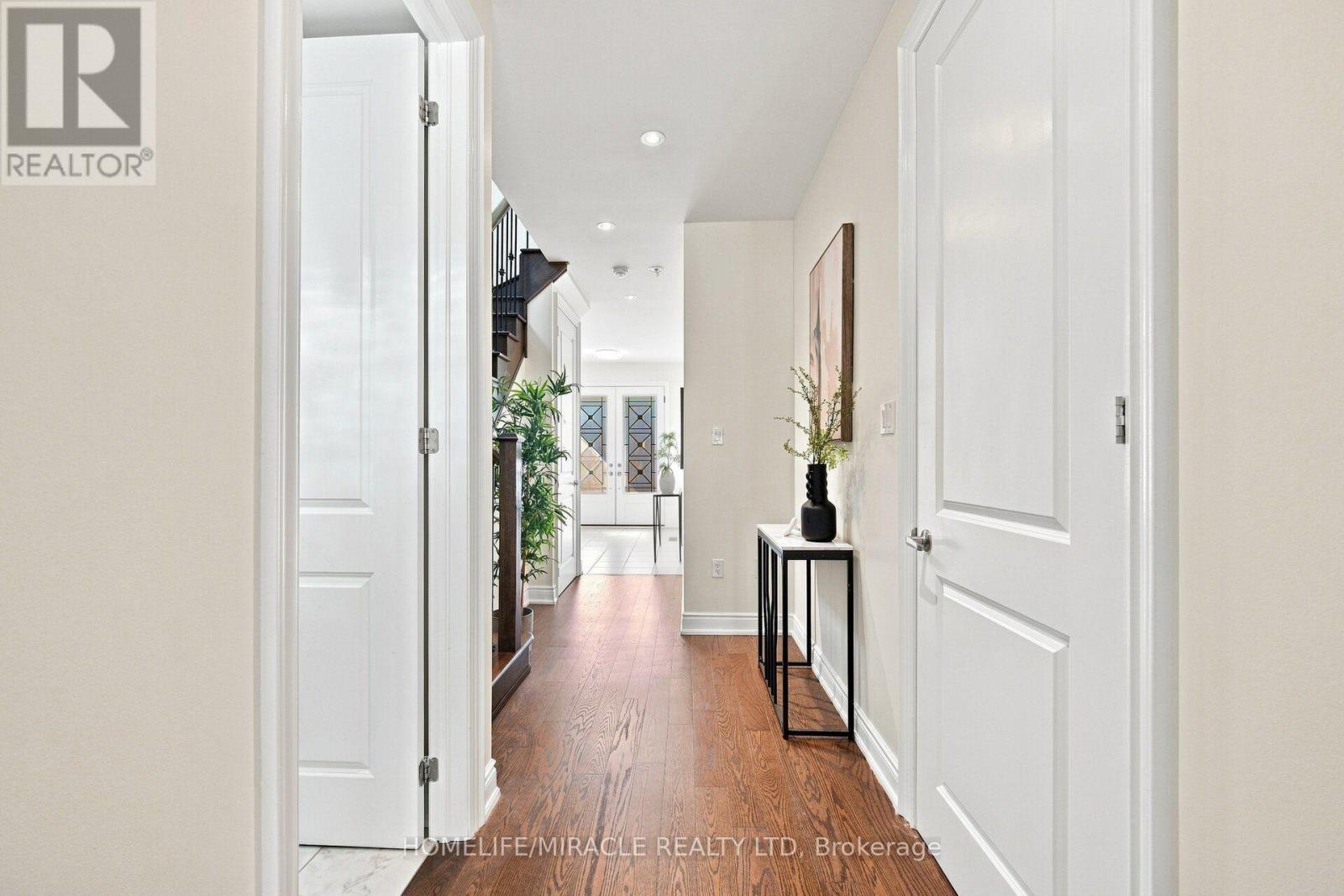 14 ZENITH AVENUE - 15