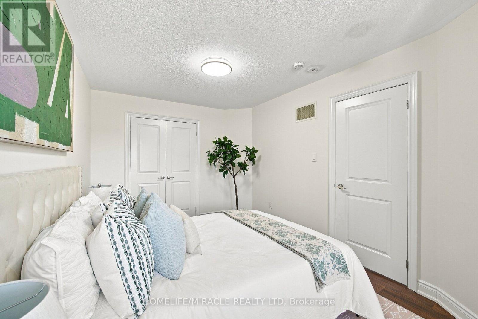 14 ZENITH AVENUE - 26