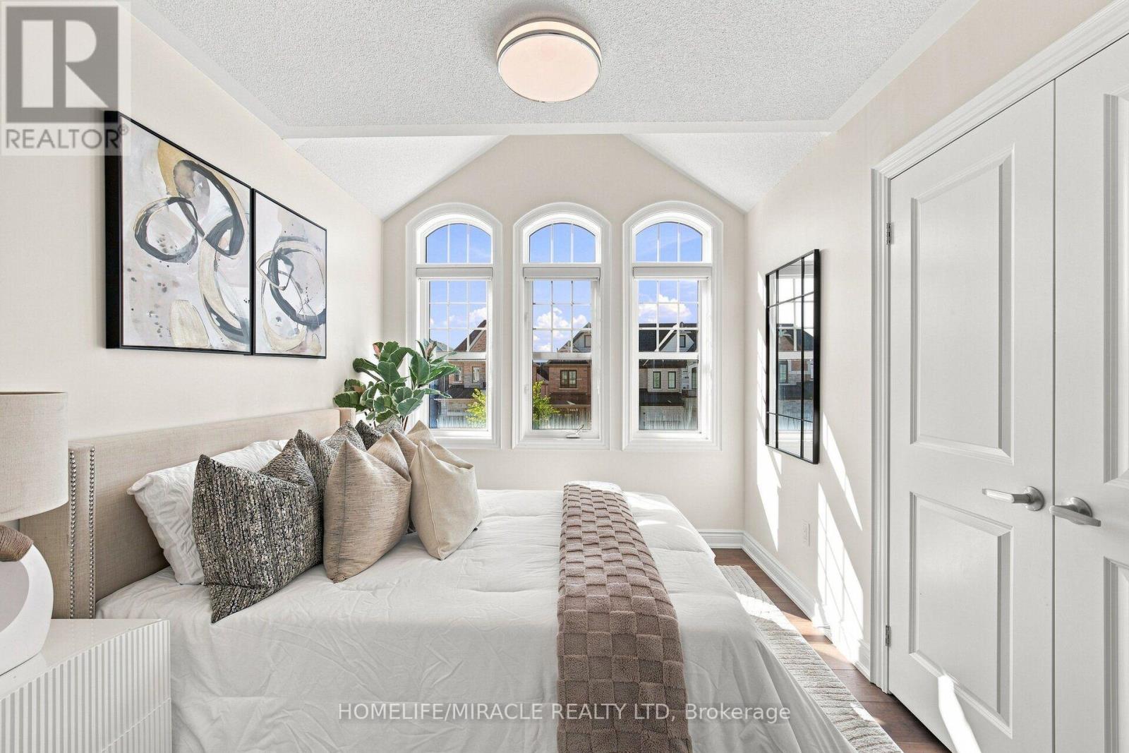 14 ZENITH AVENUE - 27