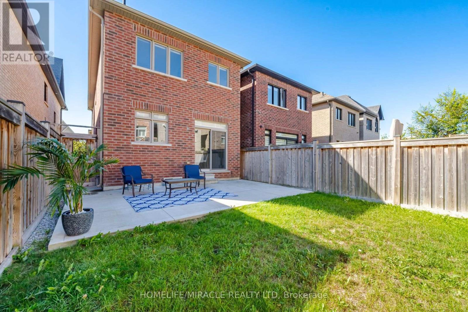 14 ZENITH AVENUE - 33