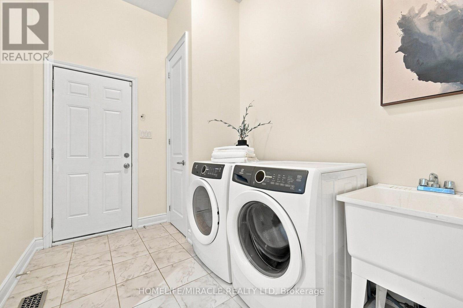 14 ZENITH AVENUE - 43