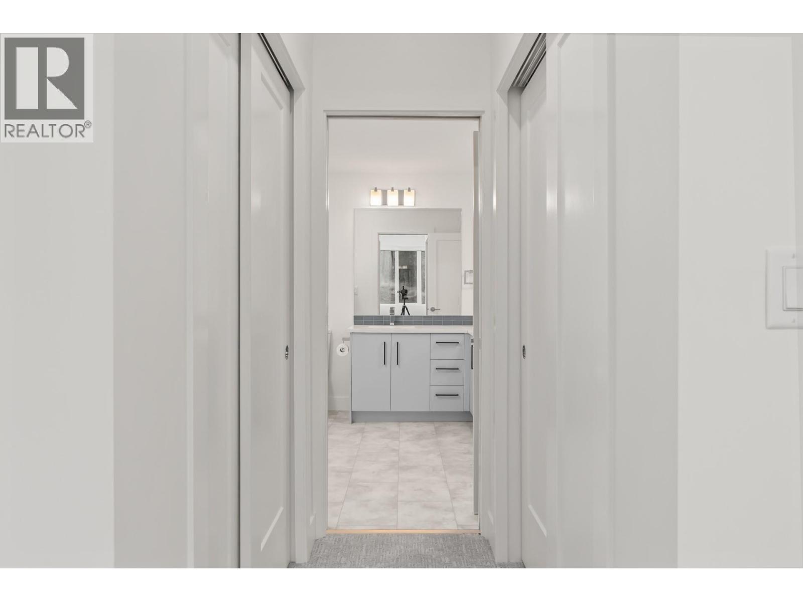 209 3434 McKinley Beach Drive, Kelowna