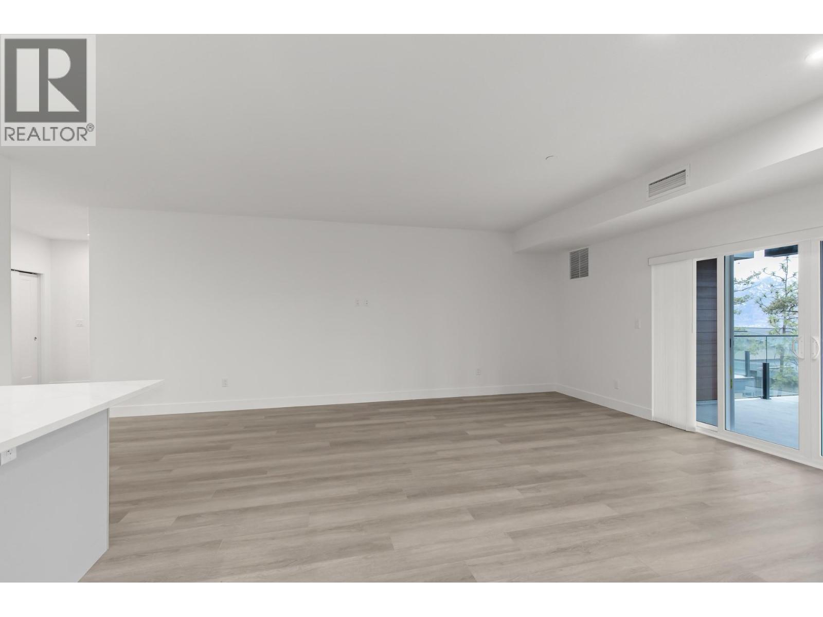 3434 McKinley Beach Drive Unit# 209 photo 7
