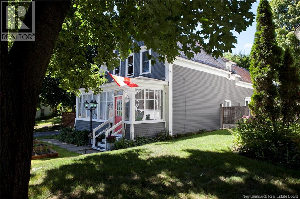 126 Broadway Street, Woodstock, New Brunswick, E7M1C2, Woodstock, New Brunswick — photo 4 of 5