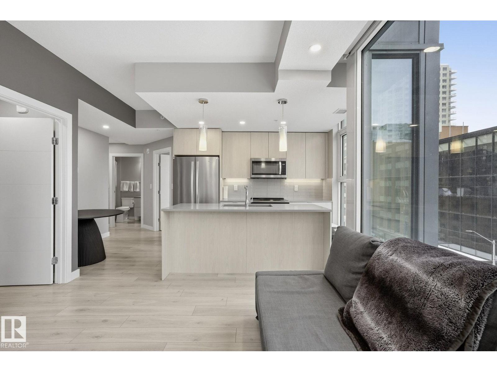 #503 10180 103 ST NW - 16