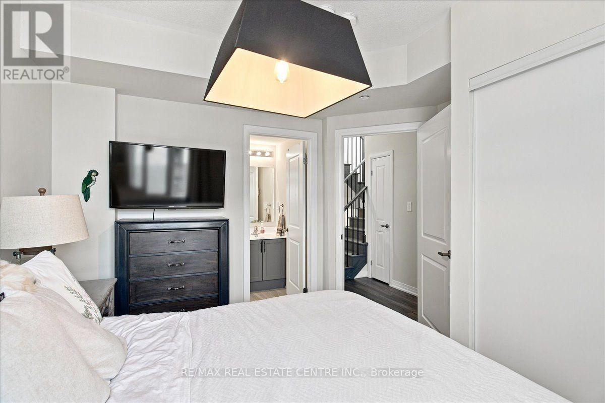 #103 1597 ROSE WAY - 16