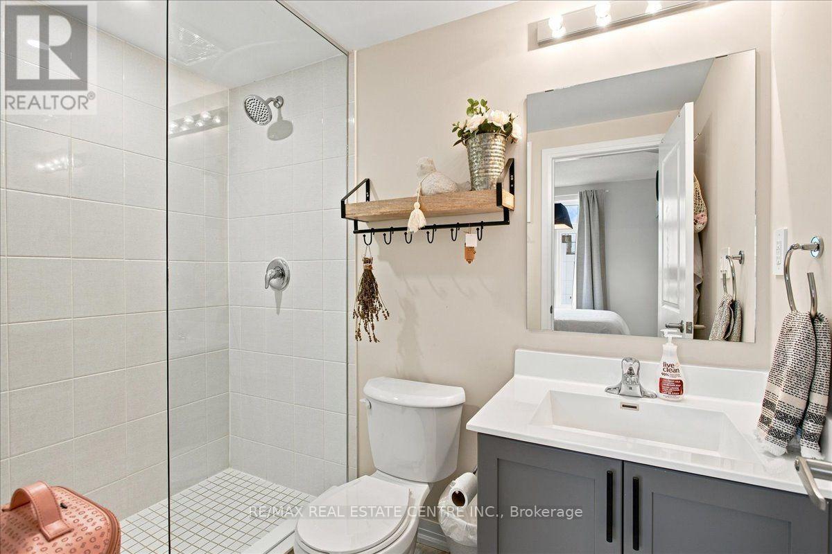 #103 1597 ROSE WAY - 17