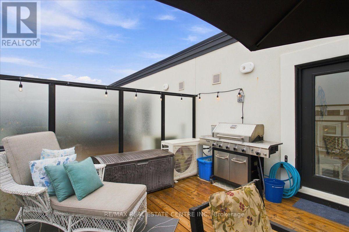 #103 1597 ROSE WAY - 24