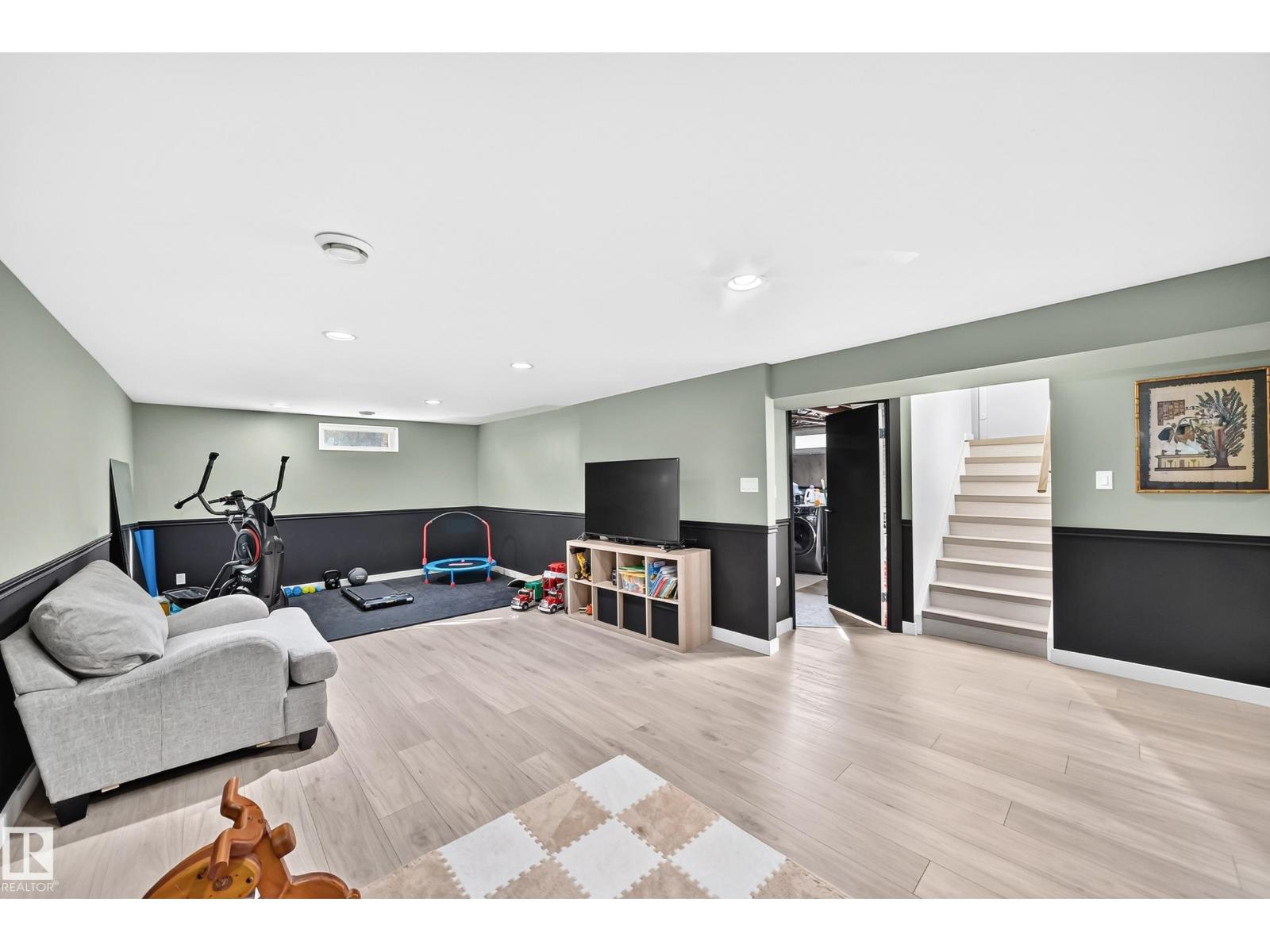 8997 96 Ave - 38