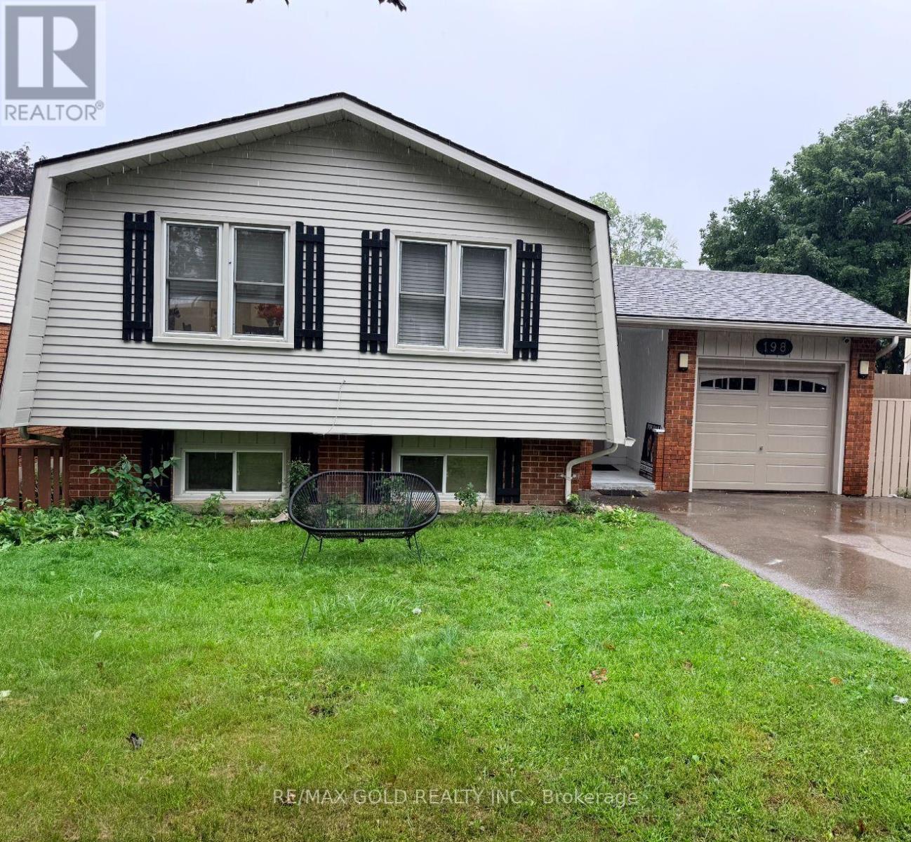198 COACH HILL DRIVE — photo 2