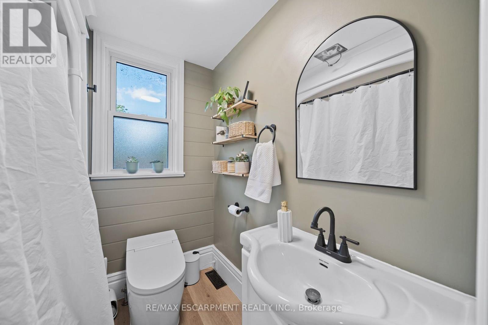 80 SARAH STREET - 24