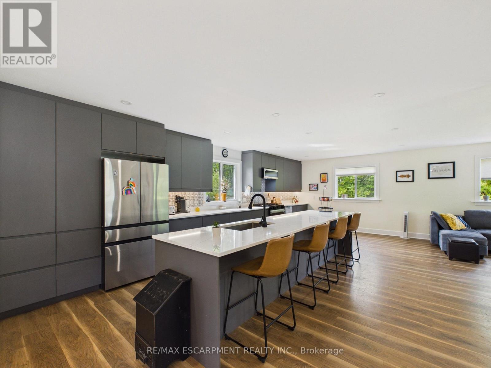 400 RAYMOND ROAD - 10