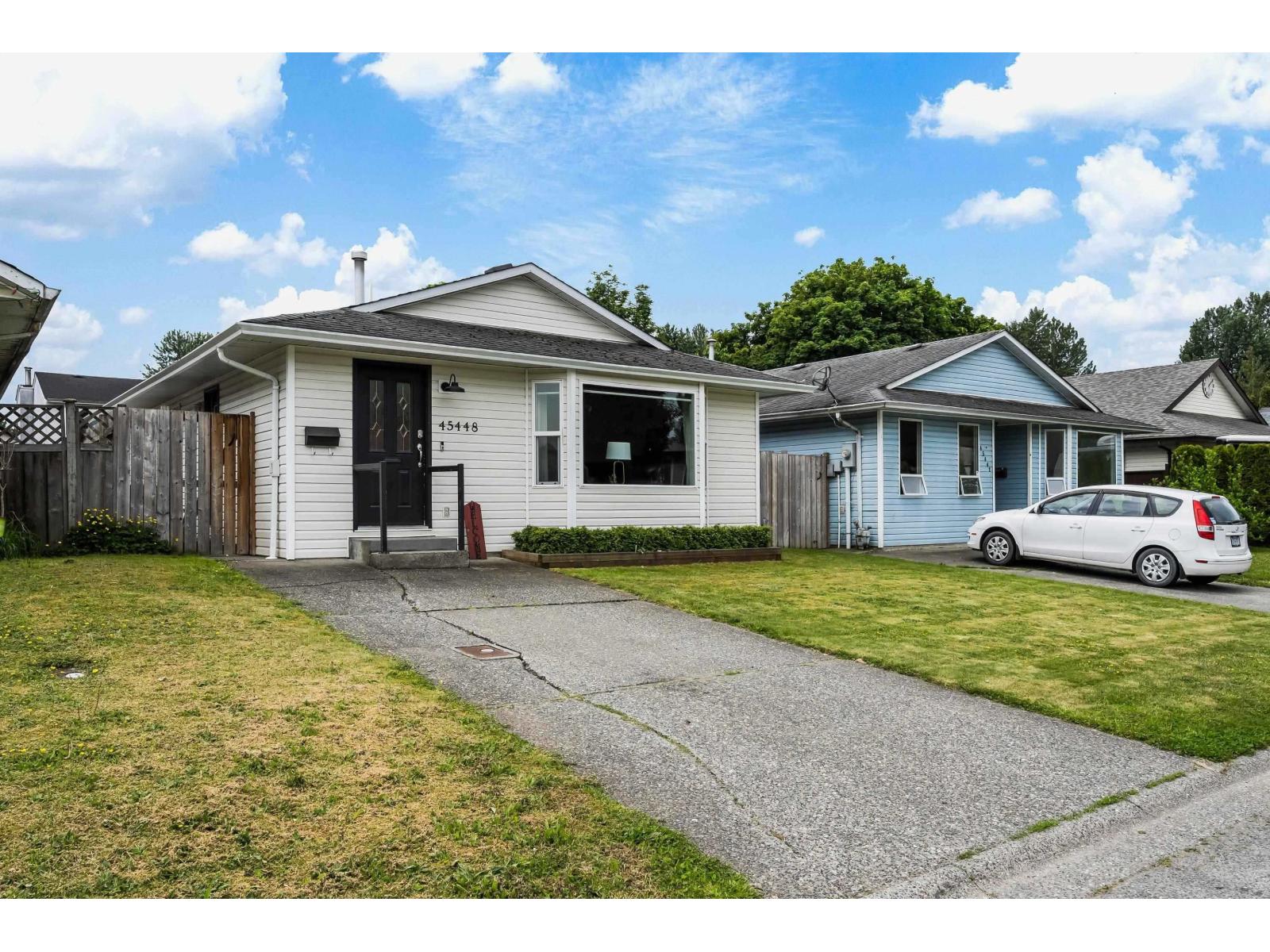2 Bed, 1 Bath House for Rent in Chilliwack – 45448 MEADOWBROOK DRIVE, Chilliwack Proper South – MLS# R3160961 - Image 2