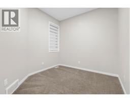 4pc Bathroom - 39 Herron Rise Ne, Calgary, AB T3P1Y1 Photo 11
