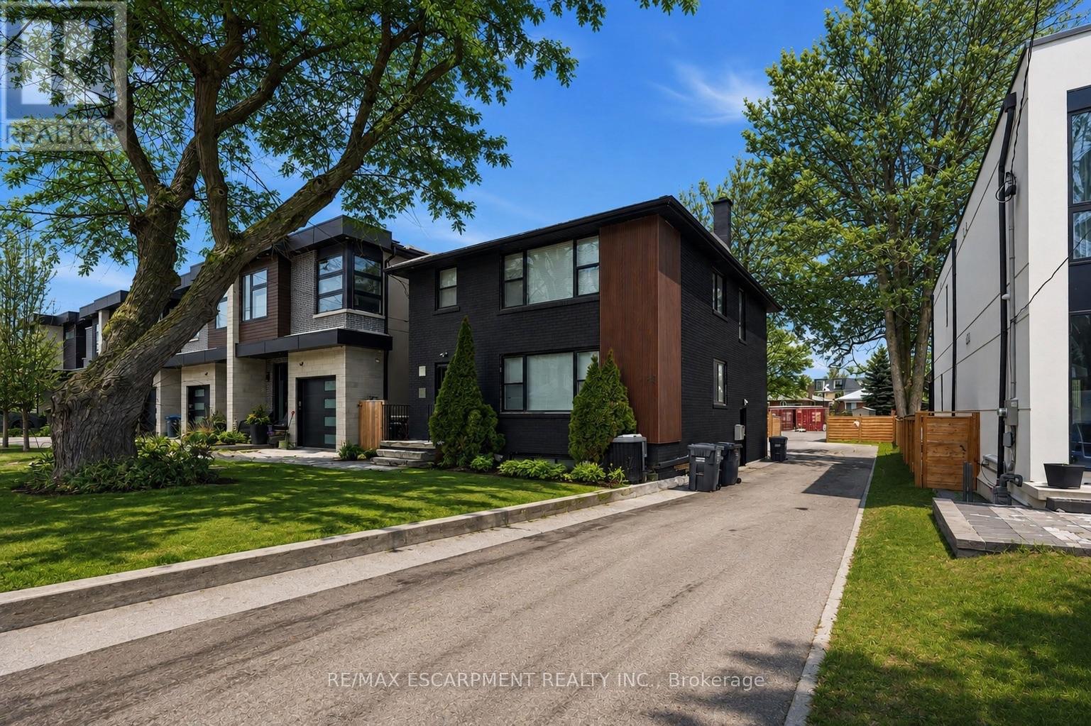 Photo of 43 Broadview Avenue