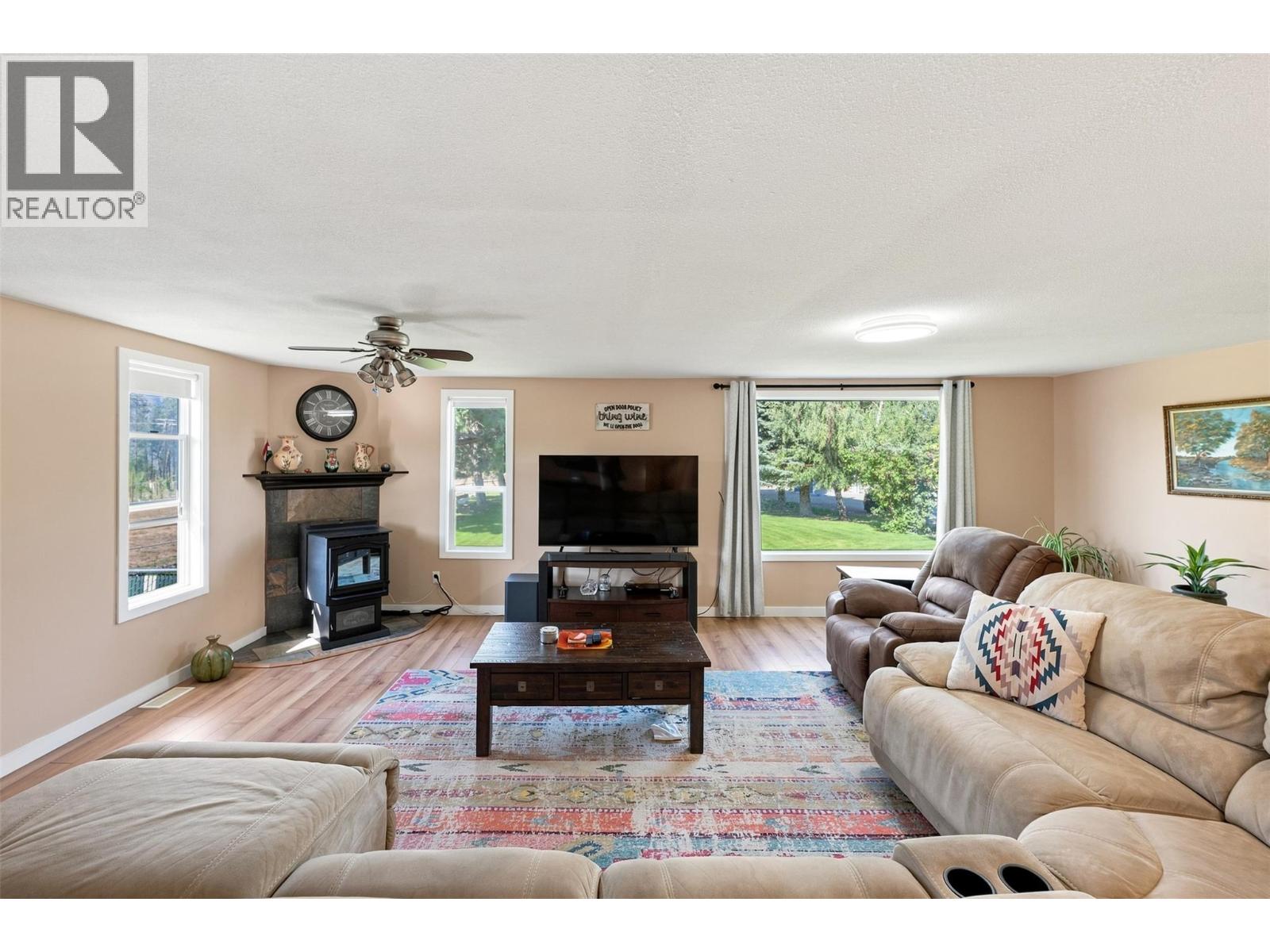 4129 McLean Creek Road, Okanagan Falls