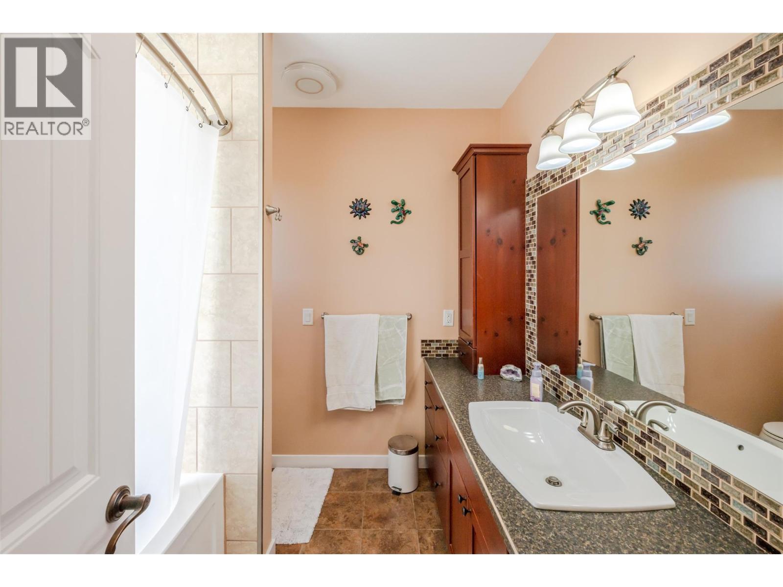 4129 McLean Creek Road, Okanagan Falls