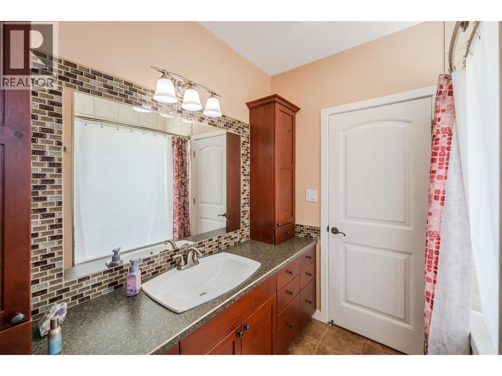 4129 McLean Creek Road, Okanagan Falls