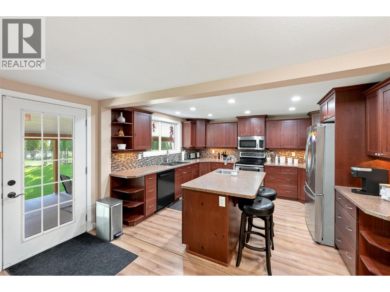 4129 McLean Creek Road, Okanagan Falls