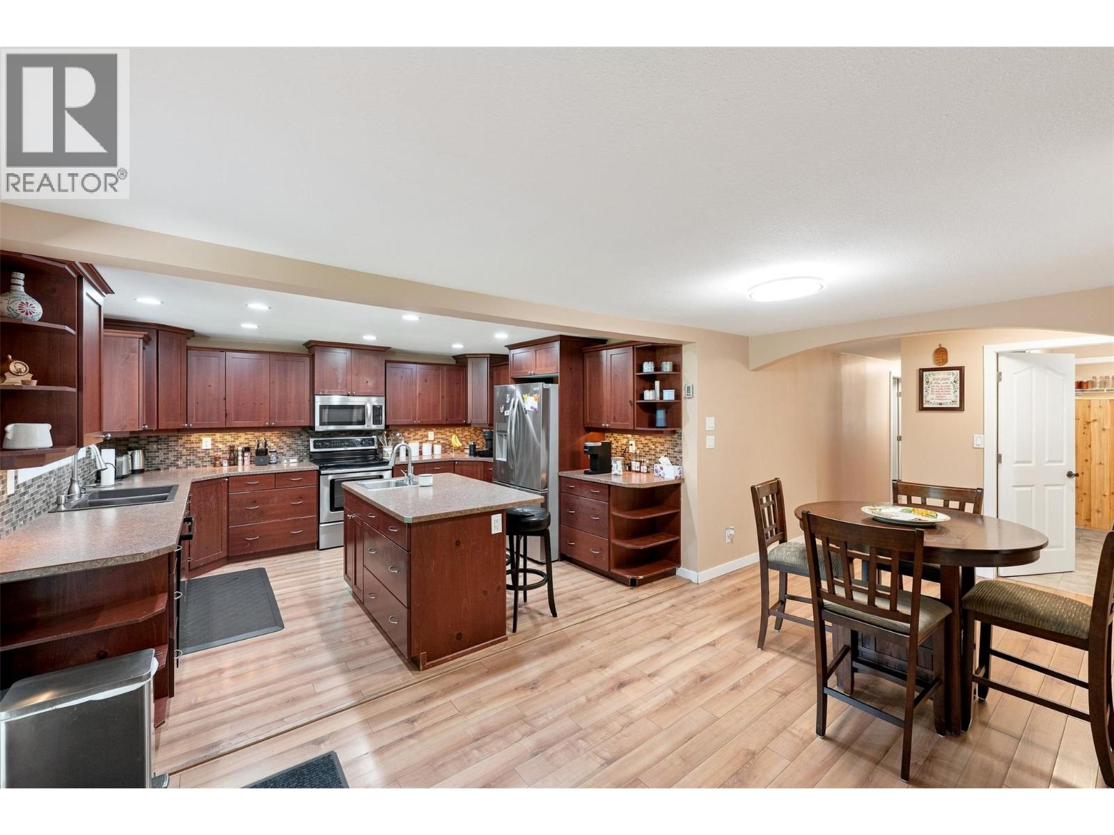 4129 McLean Creek Road, Okanagan Falls