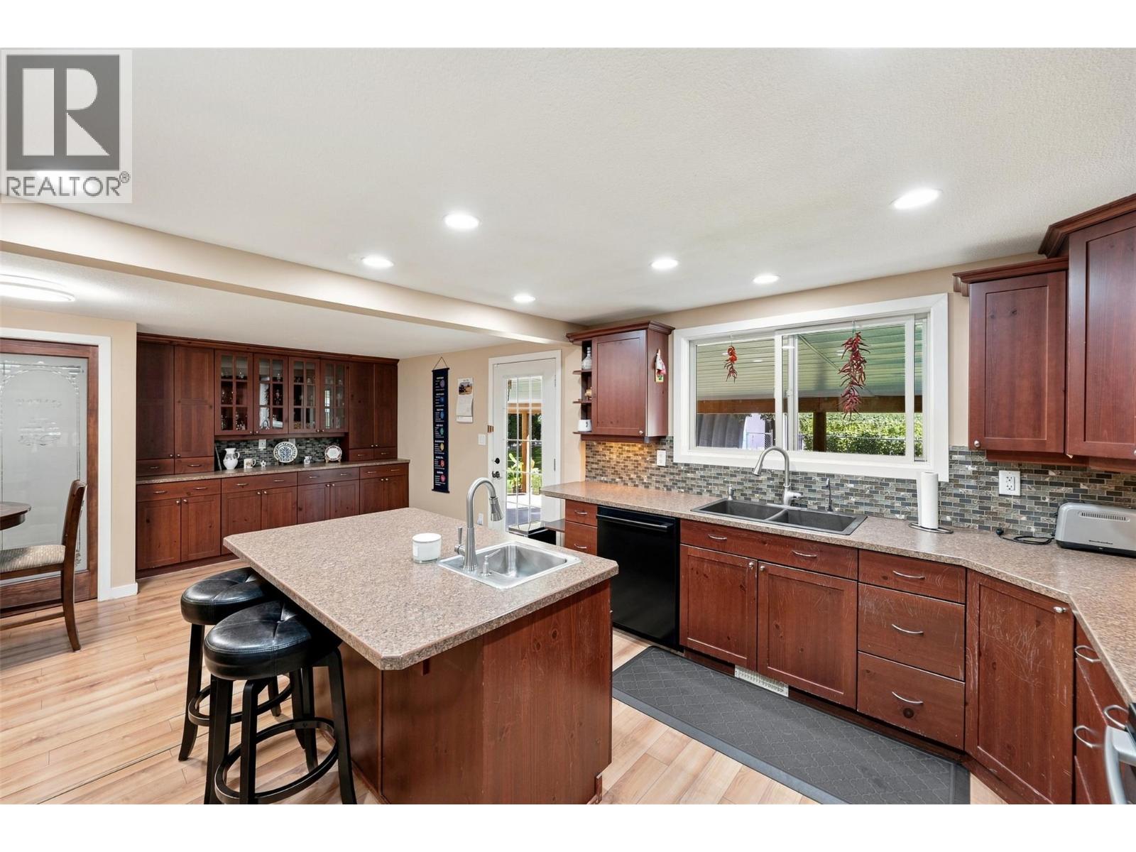 4129 McLean Creek Road, Okanagan Falls