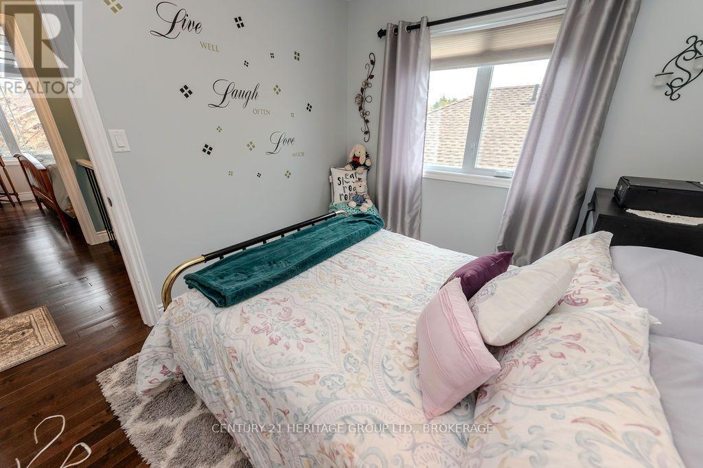 1103 CROSSFIELD AVENUE - 20