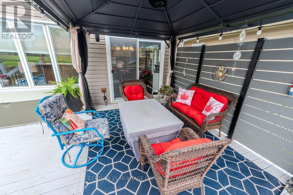1103 CROSSFIELD AVENUE - 33