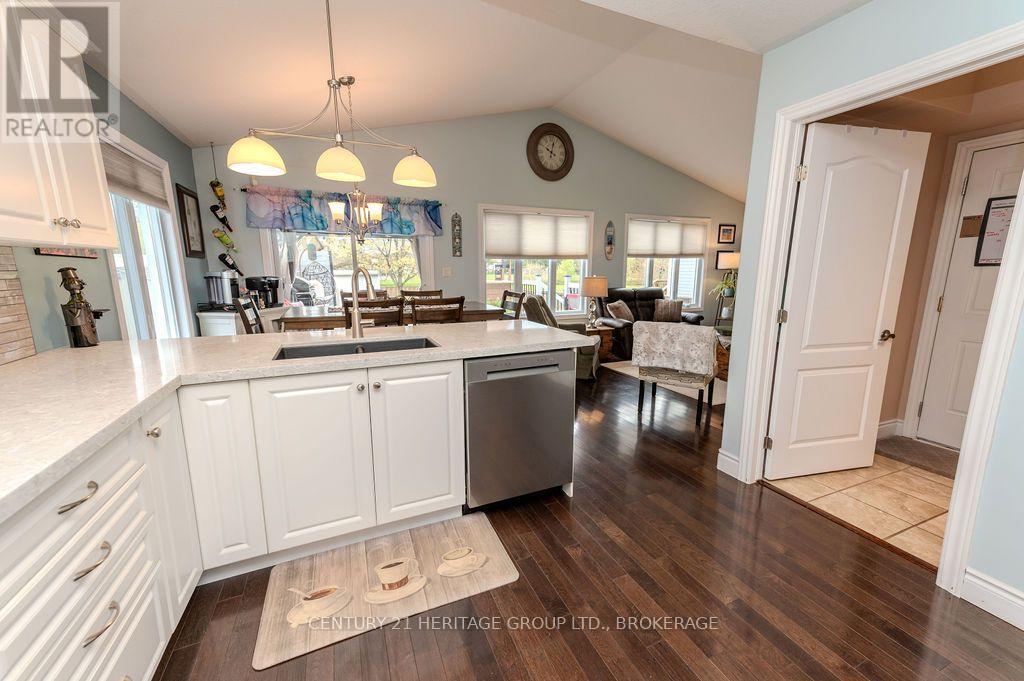 1103 CROSSFIELD AVENUE - 7