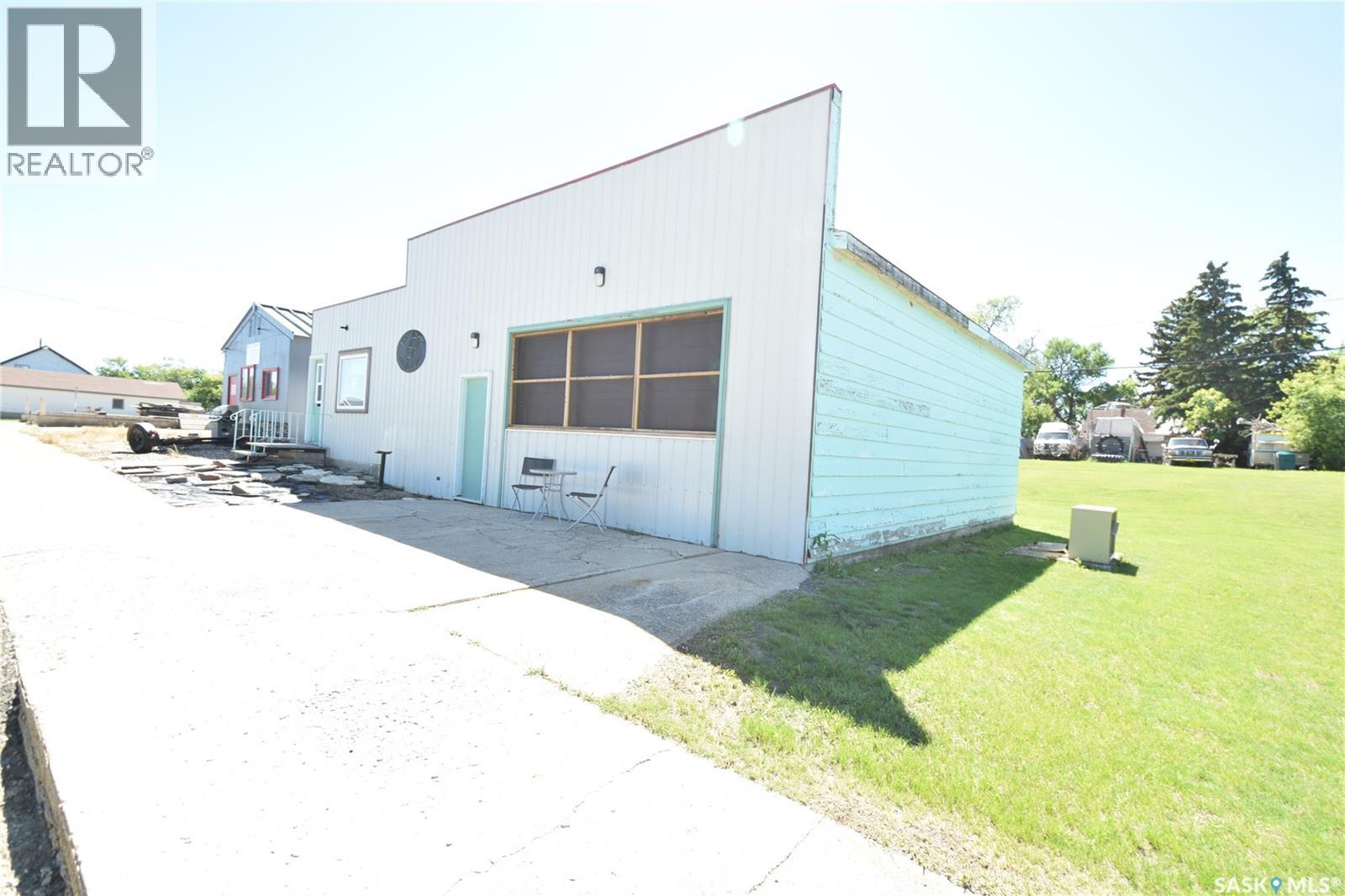111 Railway AVENUE N, Middle Lake Saskatchewan — photo 3