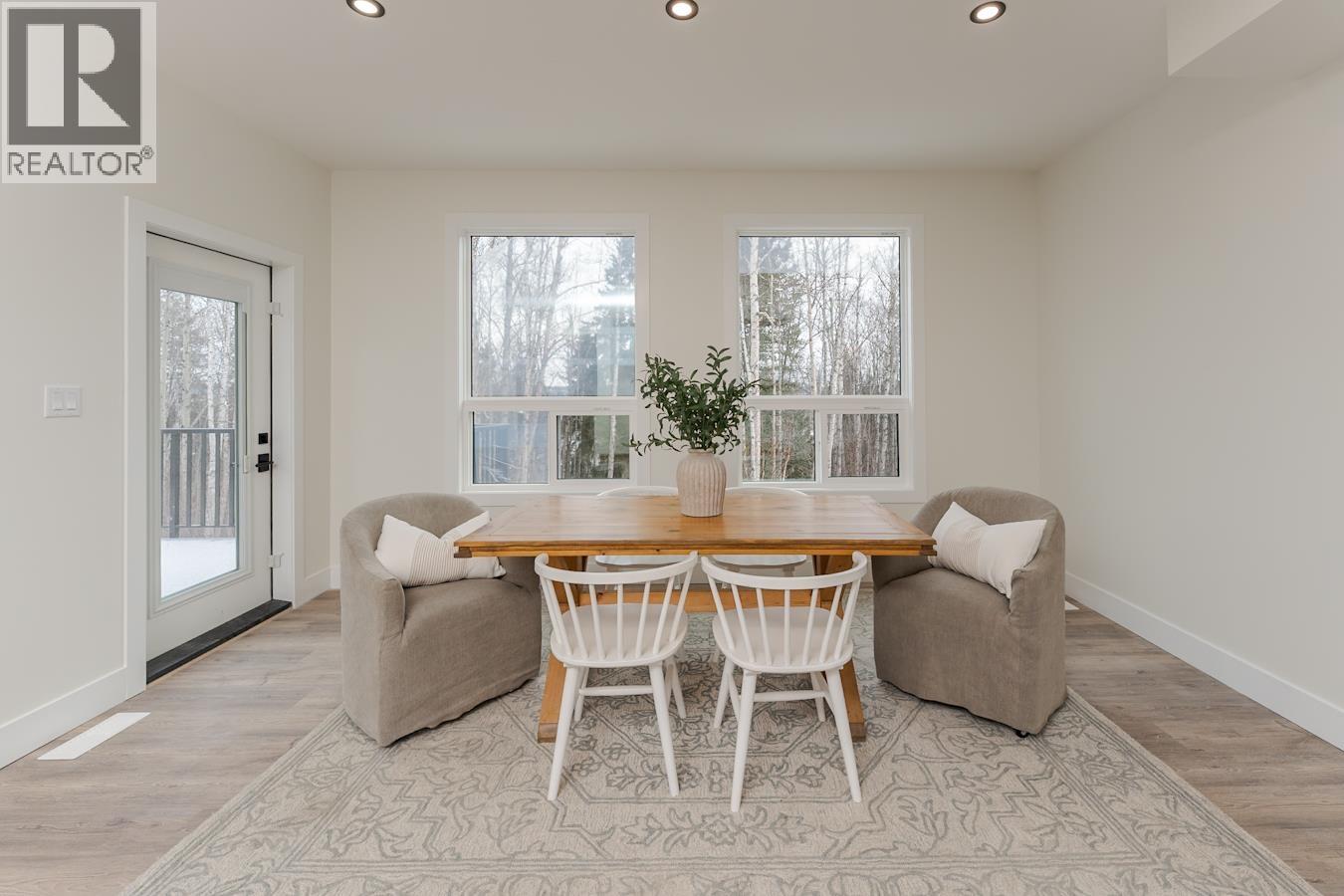 Photo 13 of 41 — 3936 ESTABROOK COURT · Prince George, BC