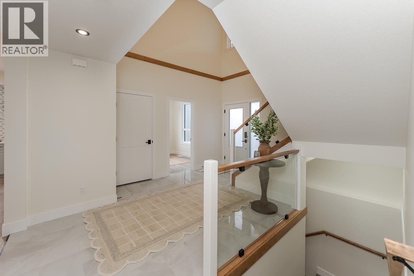 3936 ESTABROOK Court, Prince George, British Columbia, V2N6J2, Prince George, British Columbia — photo 3 of 5