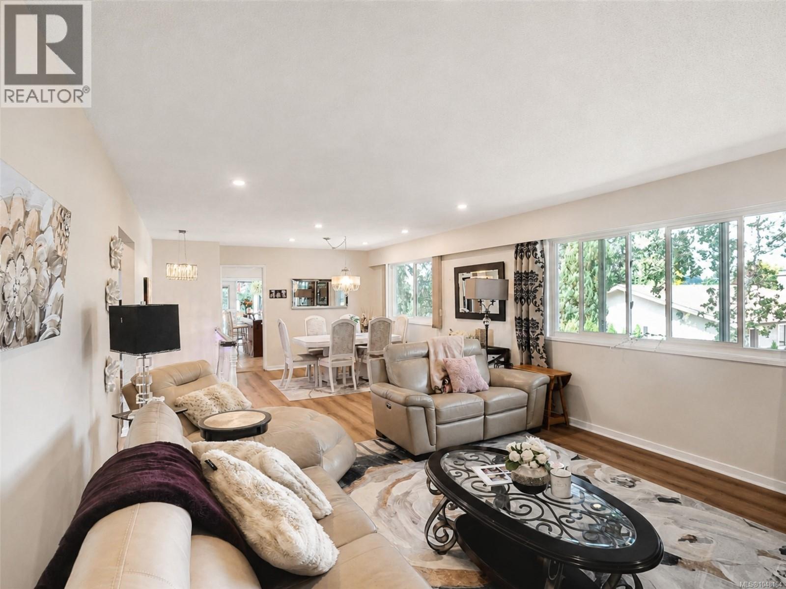 904 Rankin Rd, Esquimalt