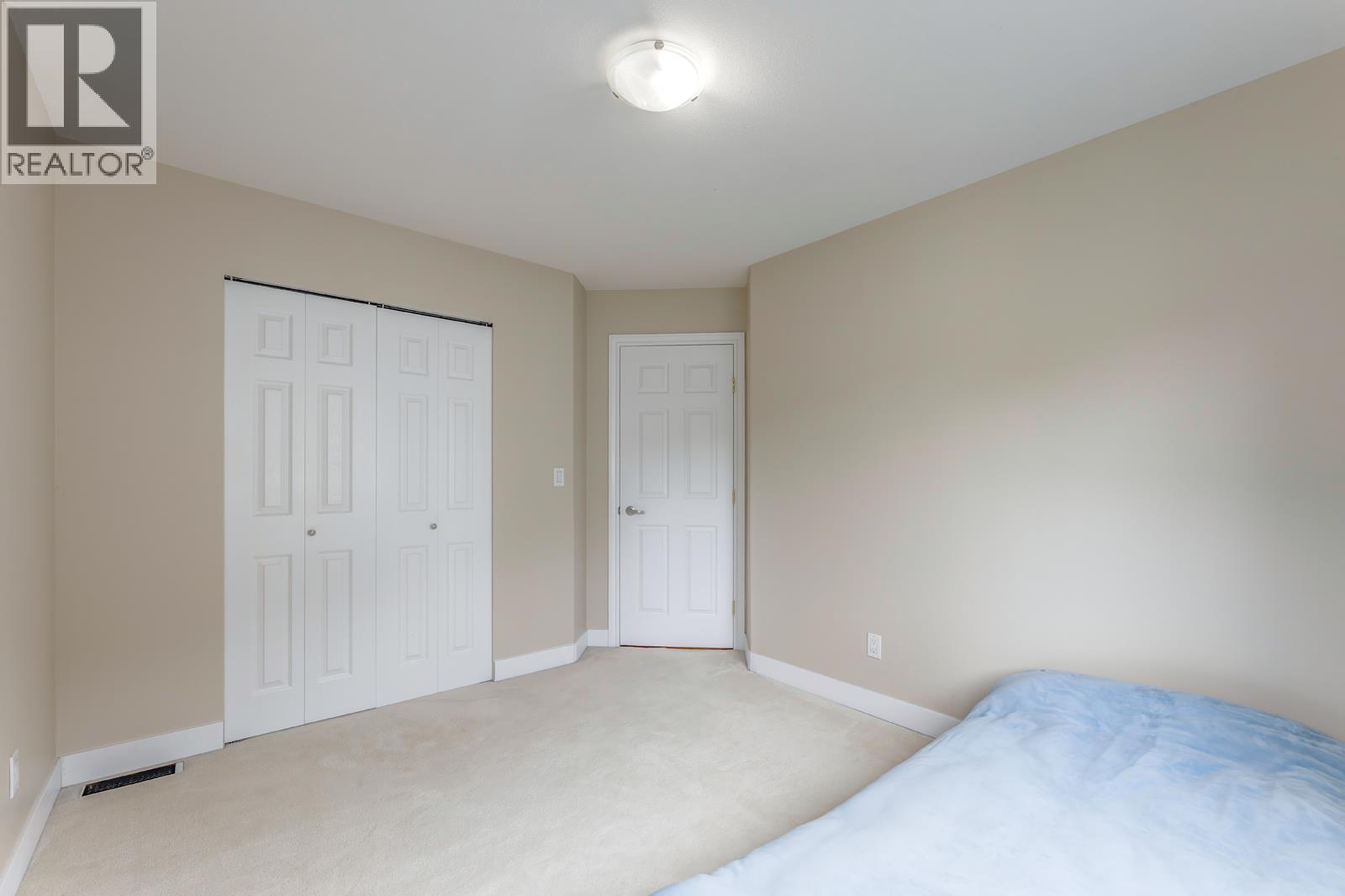 2015 PARKWAY BOULEVARD, Coquitlam
