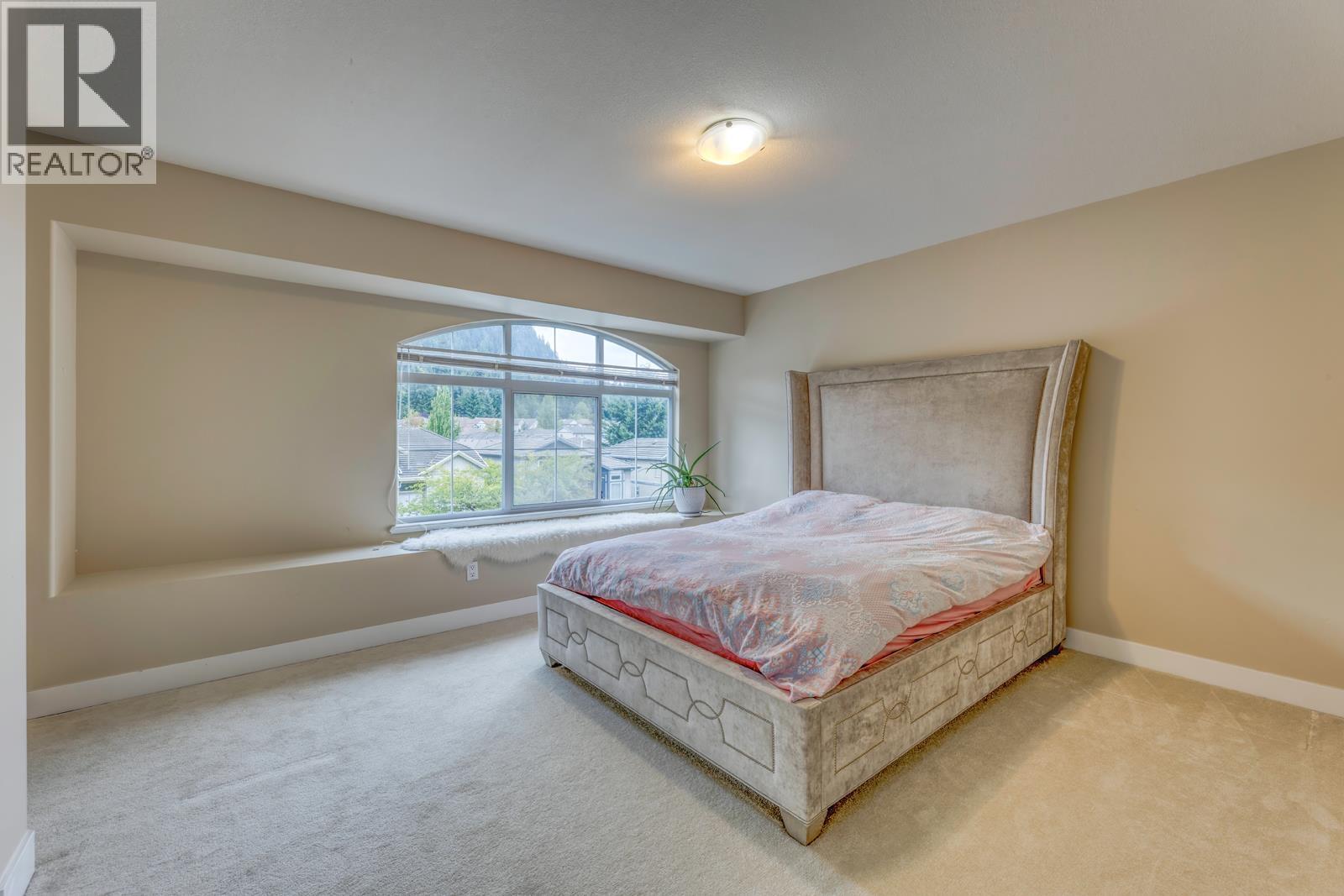 2015 PARKWAY BOULEVARD, Coquitlam