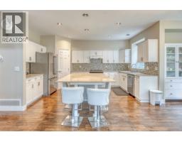 2015 Parkway Boulevard, Coquitlam, BC V3E3J8 Photo 10