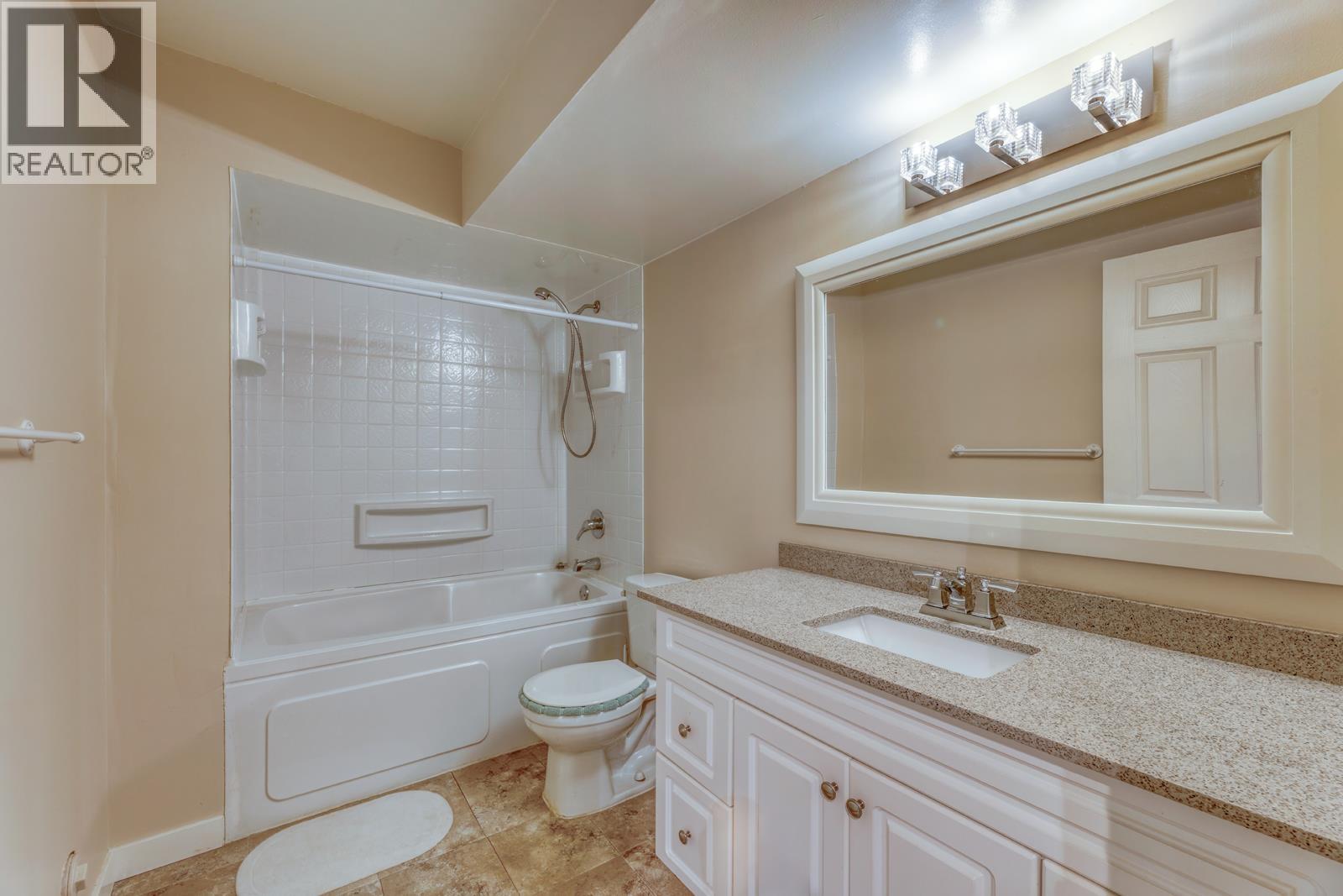 2015 PARKWAY BOULEVARD, Coquitlam