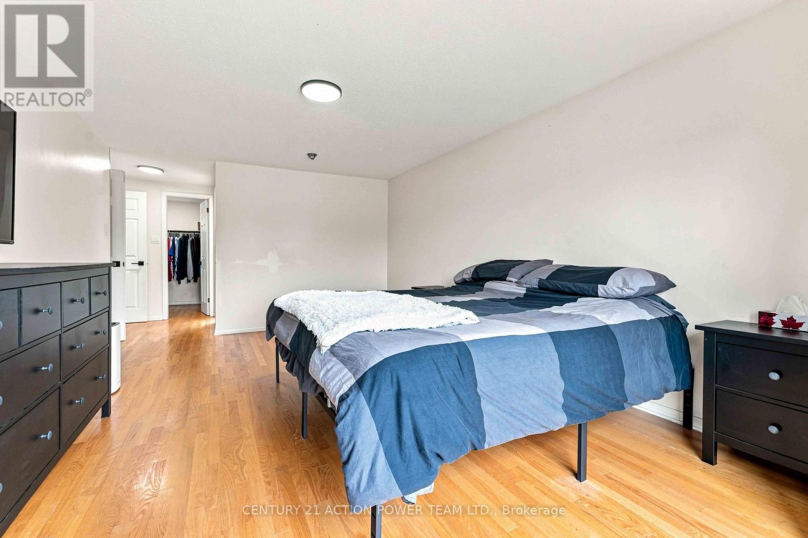 6179 VOYAGEUR DRIVE - 27