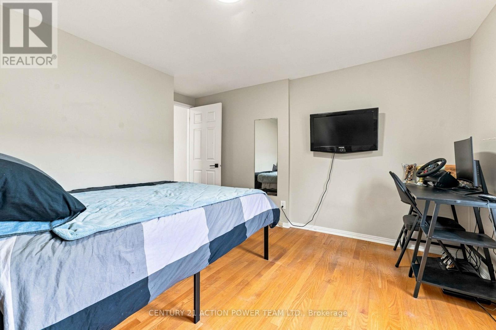 6179 VOYAGEUR DRIVE - 32