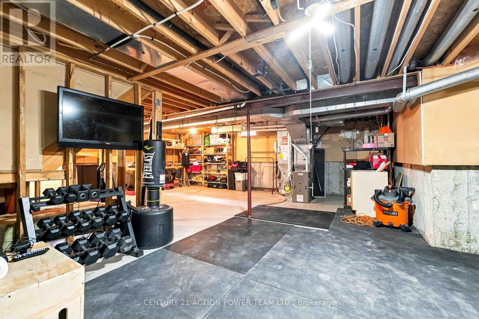 6179 VOYAGEUR DRIVE - 43