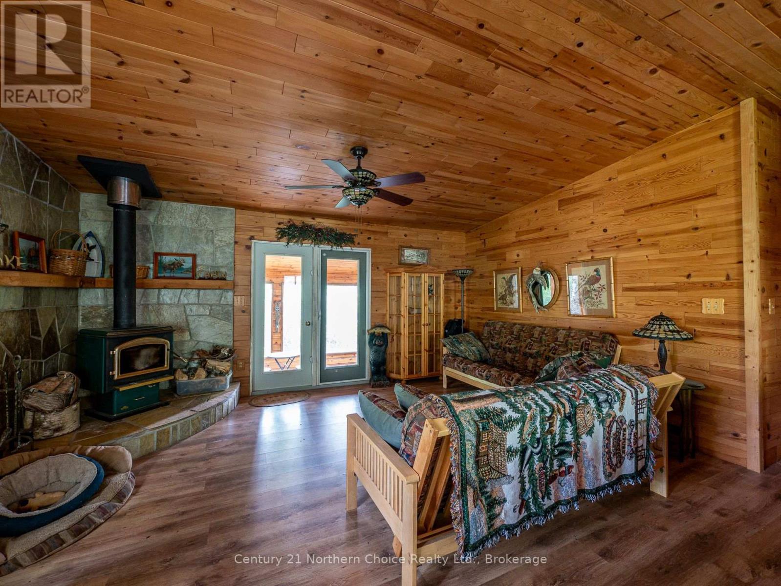 JO153 SHOAL LAKE ISLAND - 14