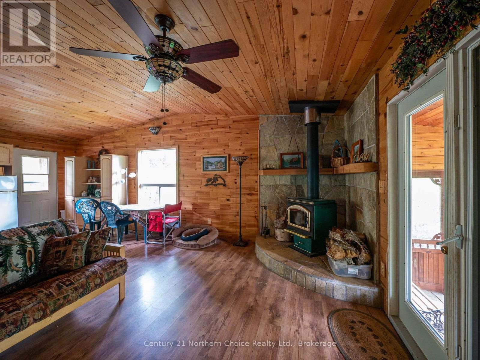 JO153 SHOAL LAKE ISLAND - 17