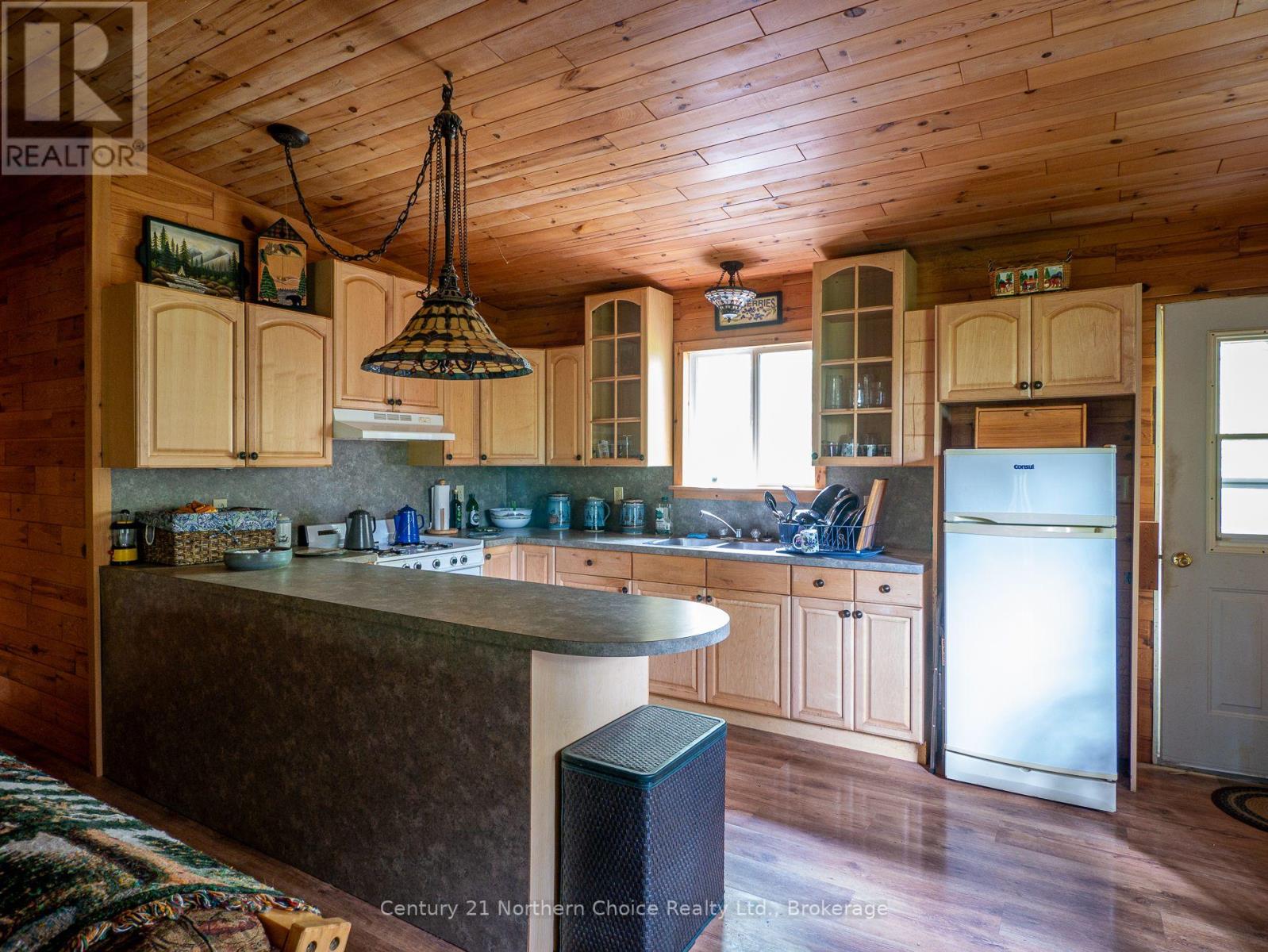 JO153 SHOAL LAKE ISLAND - 19