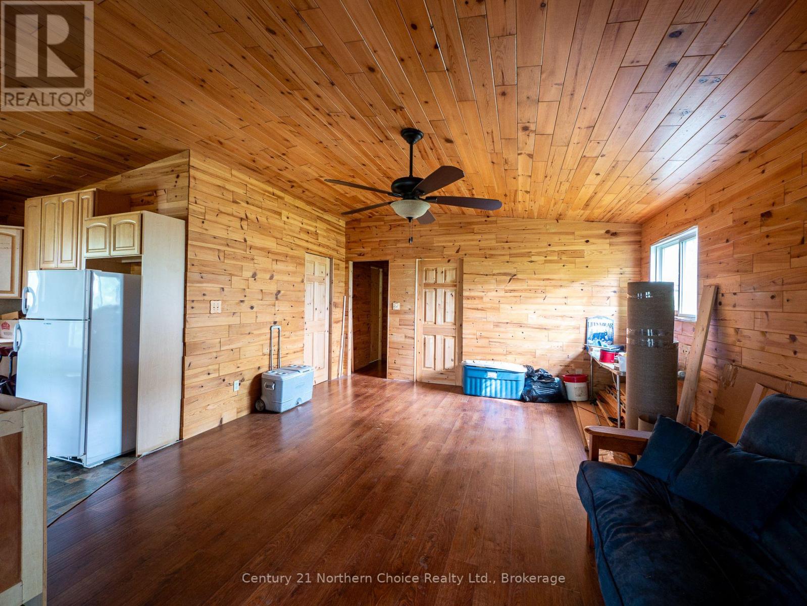 JO153 SHOAL LAKE ISLAND - 22