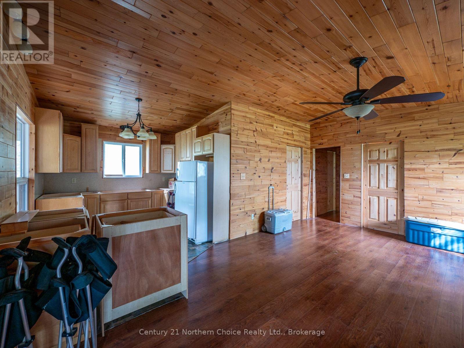 JO153 SHOAL LAKE ISLAND - 25